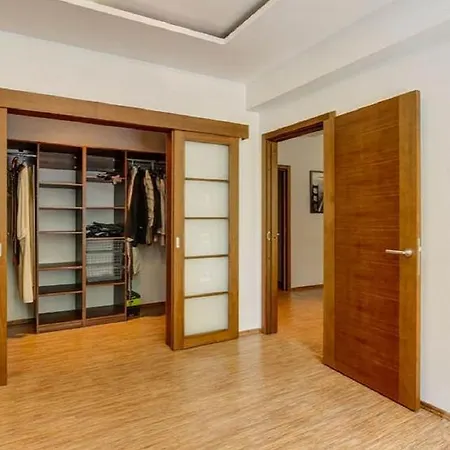דירה 2-level Close To Old *